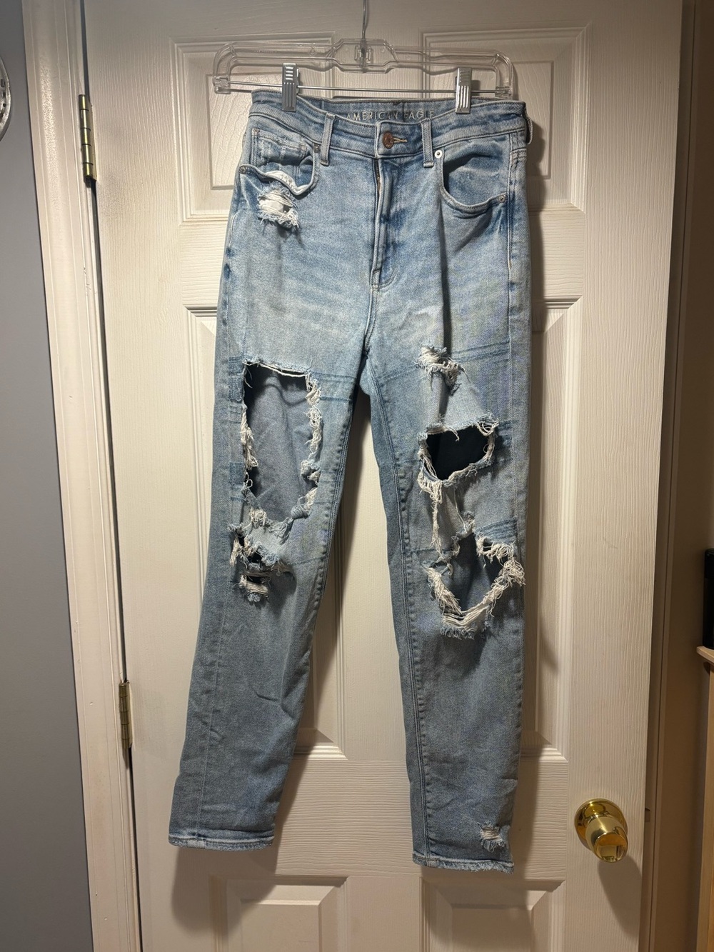 American Eagle Outfitters Light Wash Ripped Boyfriend Jeans